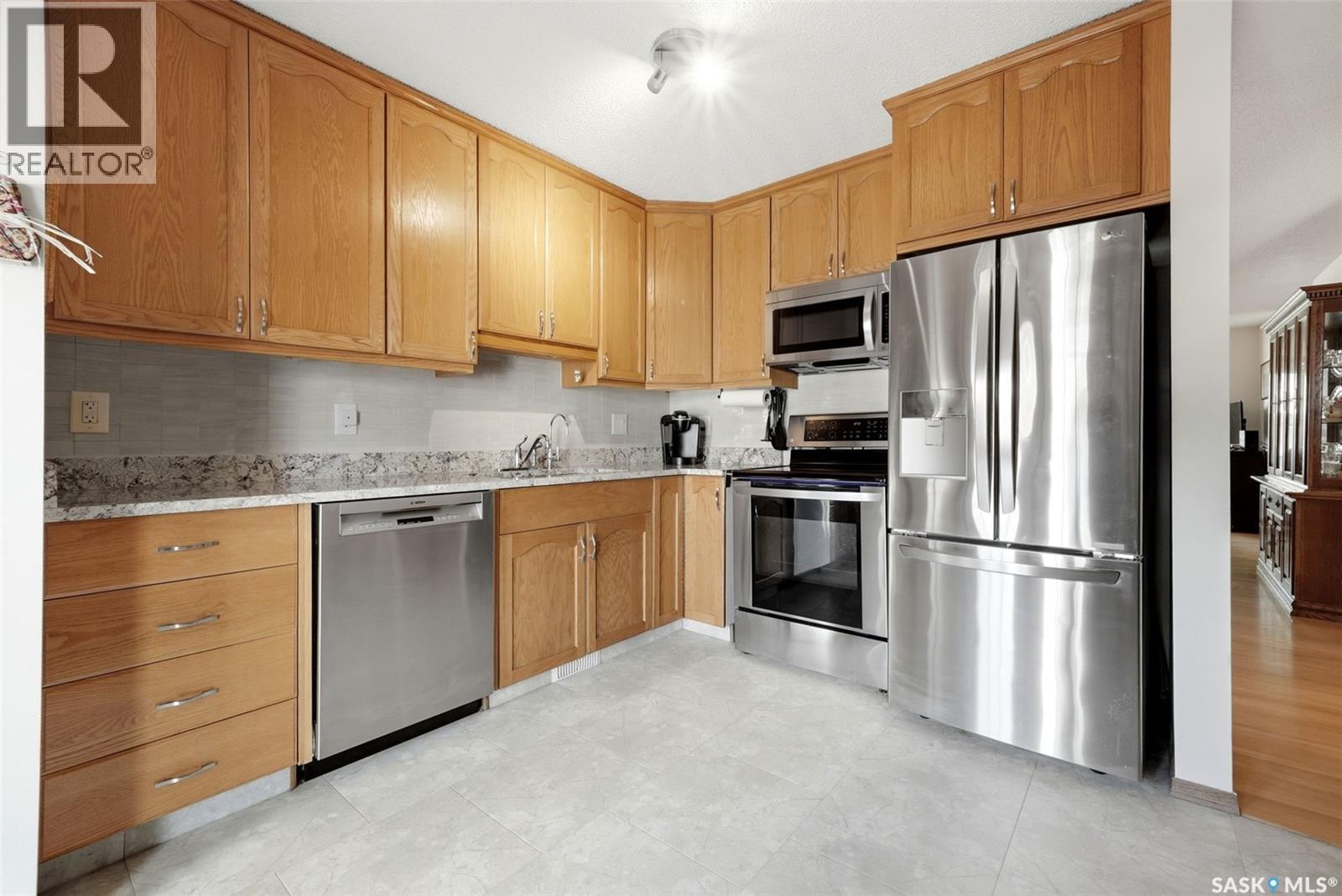 3309 Brookshire Lane, Regina, Saskatchewan  S4V 2R1 - Photo 9 - SK046029
