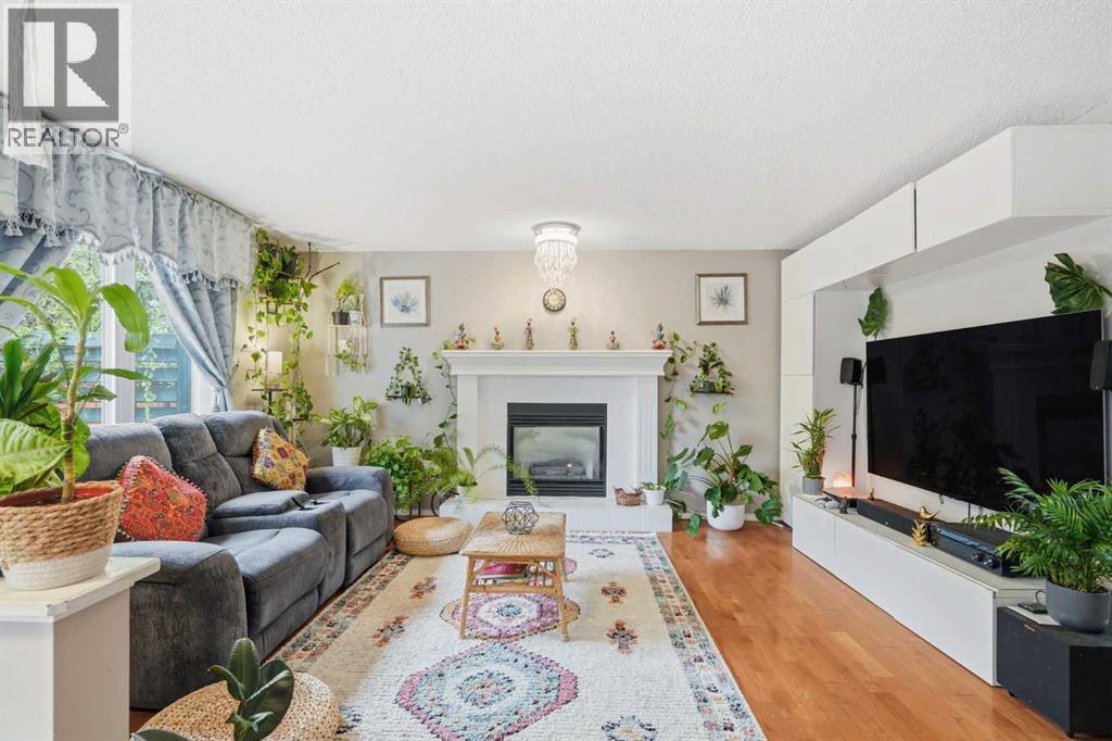 49 Shawbrooke Close SW, Calgary, Alberta  T2Y 3A5 - Photo 7 - A2313399