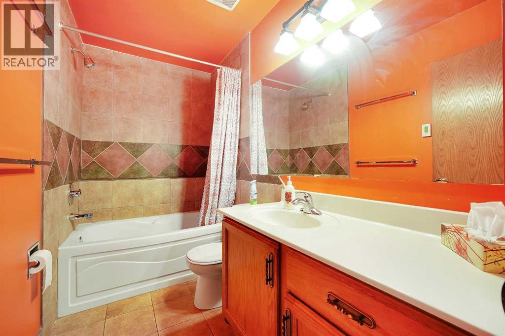 23 Edelweiss Drive NW, Calgary, Alberta  T3A 3R4 - Photo 31 - A2325715