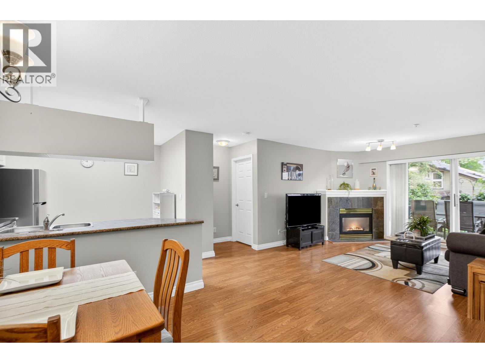 103 11960 Harris Road, Pitt Meadows, British Columbia  V3Y 2R1 - Photo 3 - R3144747
