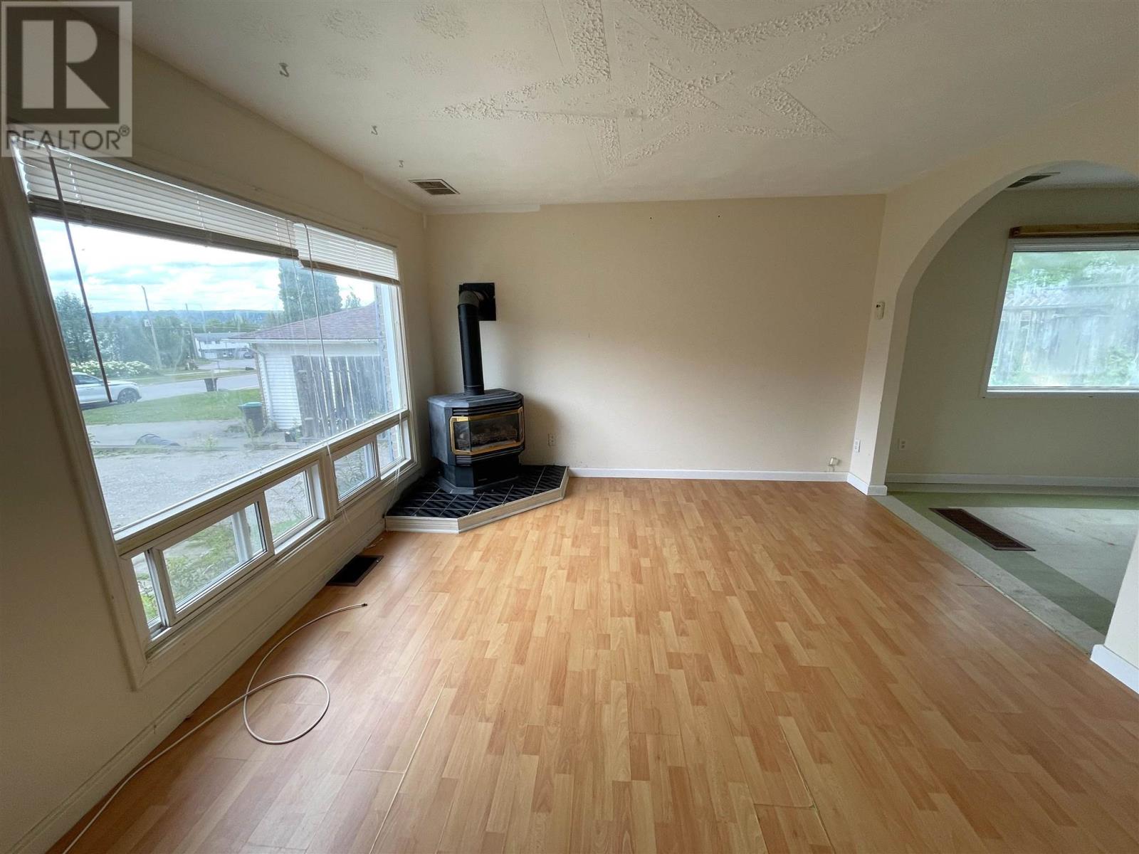 46 Beckett Blvd, Elliot Lake, Ontario  P5A 3P7 - Photo 3 - SM262243