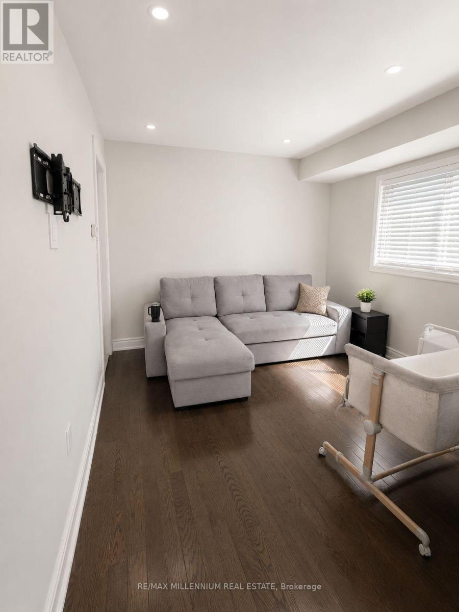 90 Whitehaven Drive, Brampton, Ontario  L6Z 2R8 - Photo 11 - W13663758