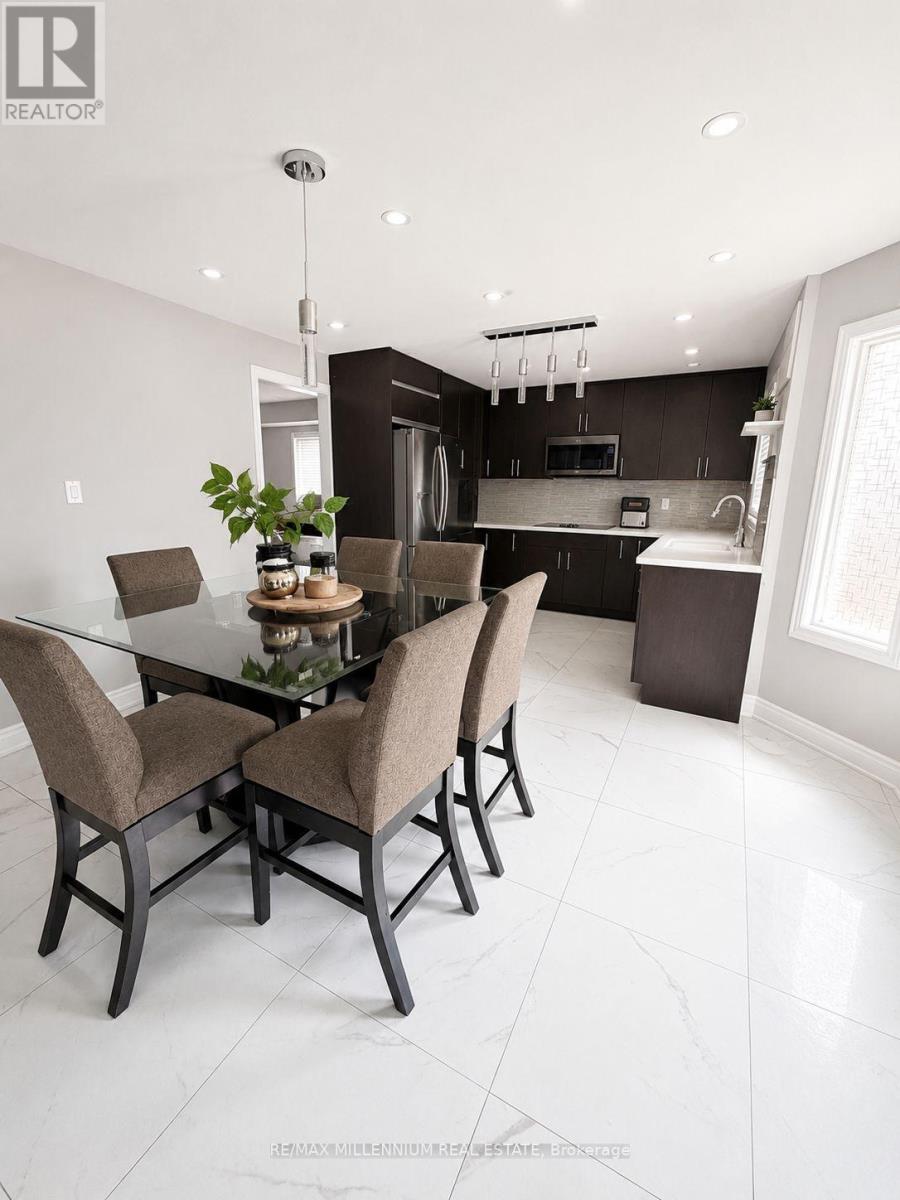 90 Whitehaven Drive, Brampton, Ontario  L6Z 2R8 - Photo 4 - W13663758