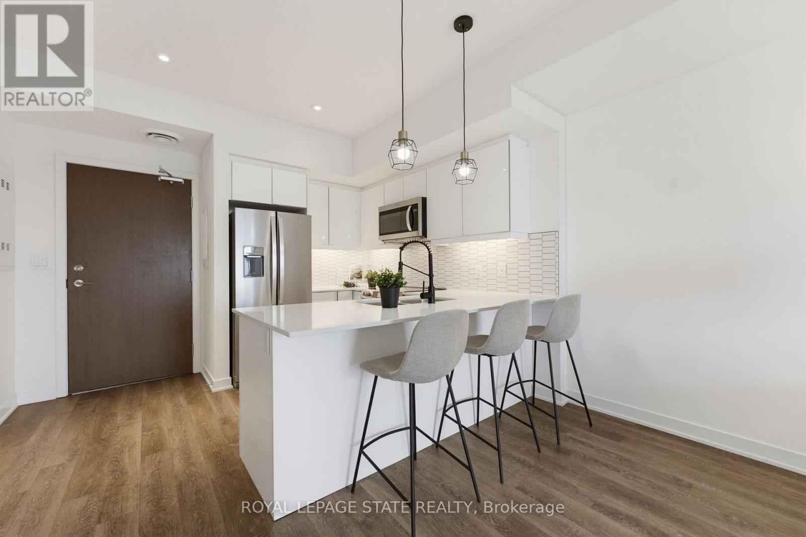 513 - 16 Markle Crescent, Hamilton, Ontario  L9G 0H4 - Photo 1 - X13438138