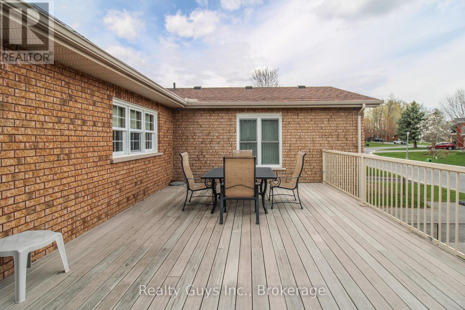 668 Brealey Drive, Peterborough, Ontario  K9K 2M7 - Photo 4 - X13692886