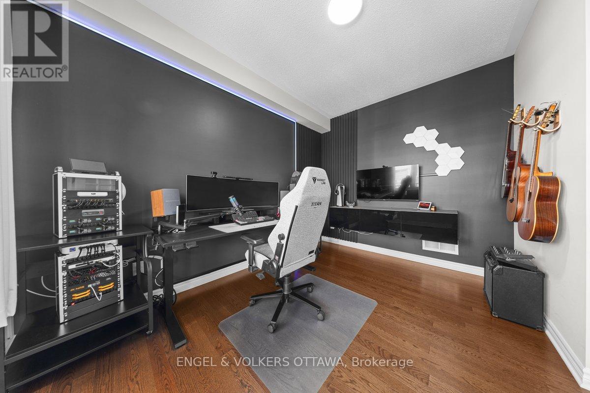 1869 Montmere Avenue E, Ottawa, Ontario  K4A 0L7 - Photo 3 - X13692818