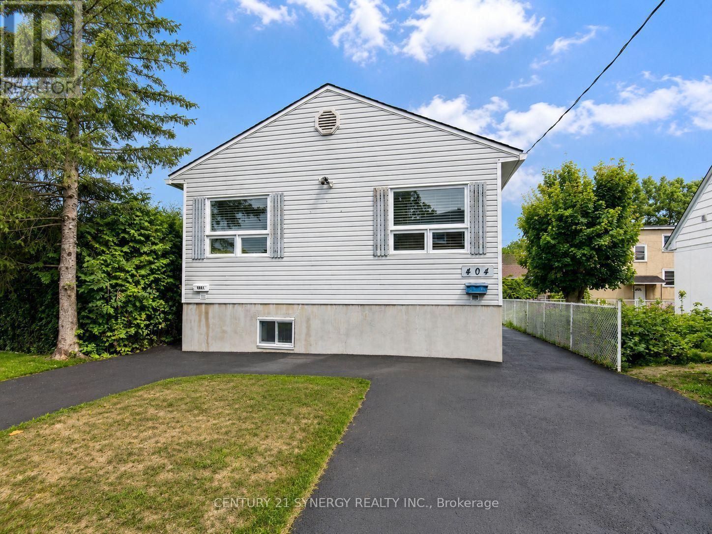 B - 404 Dieppe Street, Ottawa, Ontario  K1L 6V4 - Photo 1 - X13693000