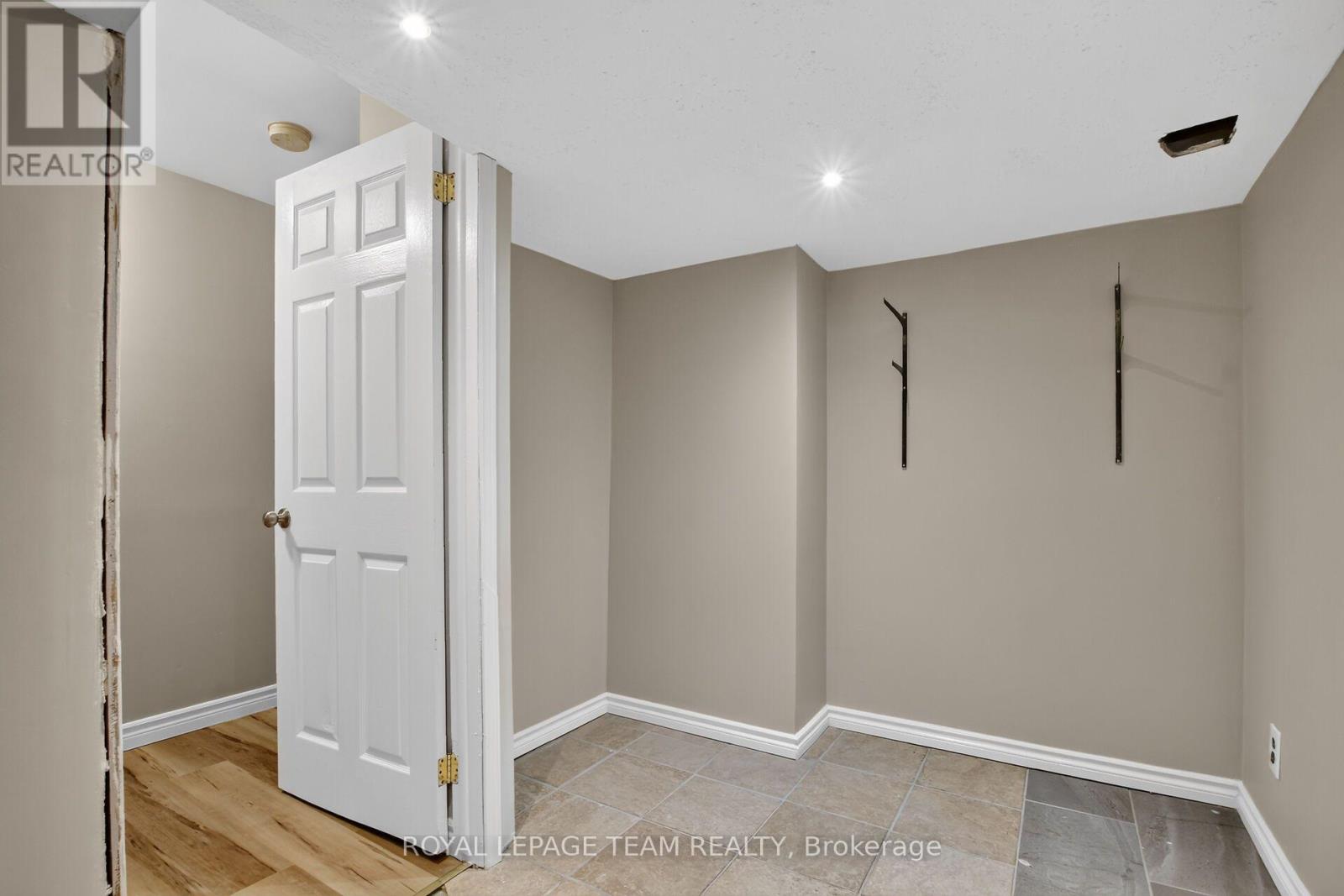 28 Cohen Avenue, Ottawa, Ontario  K2L 4E9 - Photo 40 - X13693010