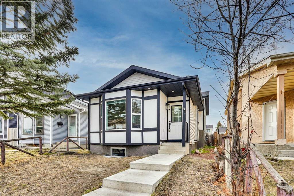 51 Taraglen Road NE, Calgary, Alberta  t3j 2n8 - Photo 4 - A2304660