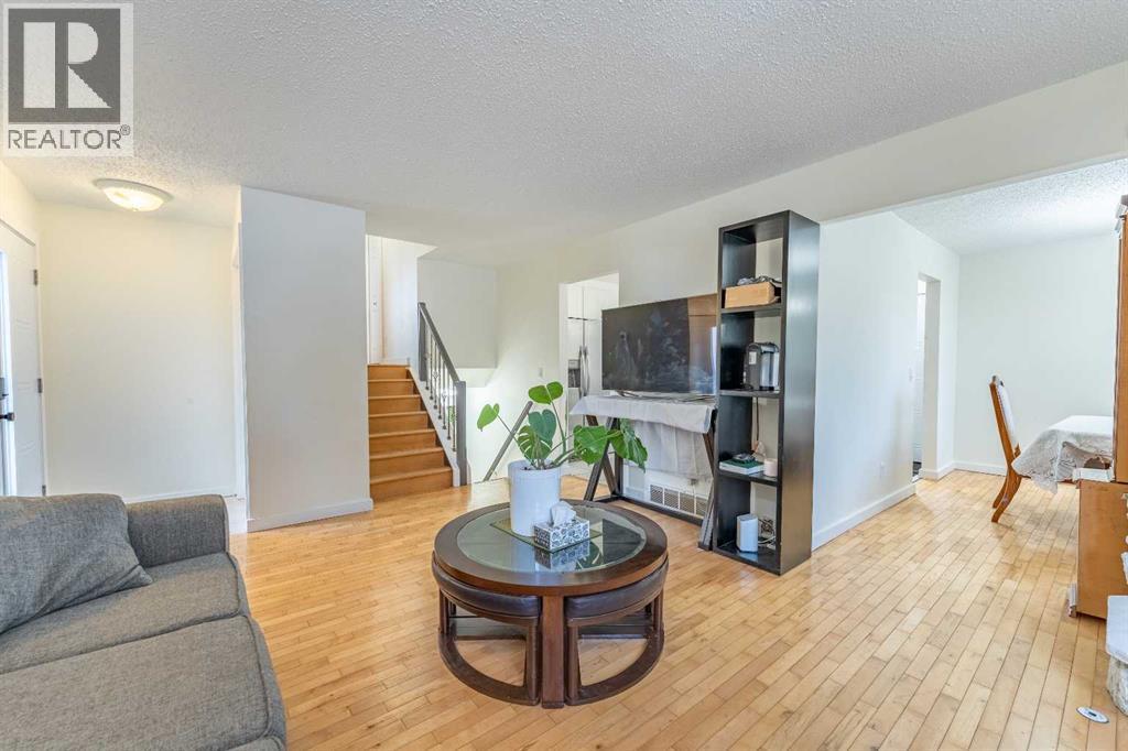 44 Templehill Drive NE, Calgary, Alberta  T1Y 4C3 - Photo 4 - A2334856