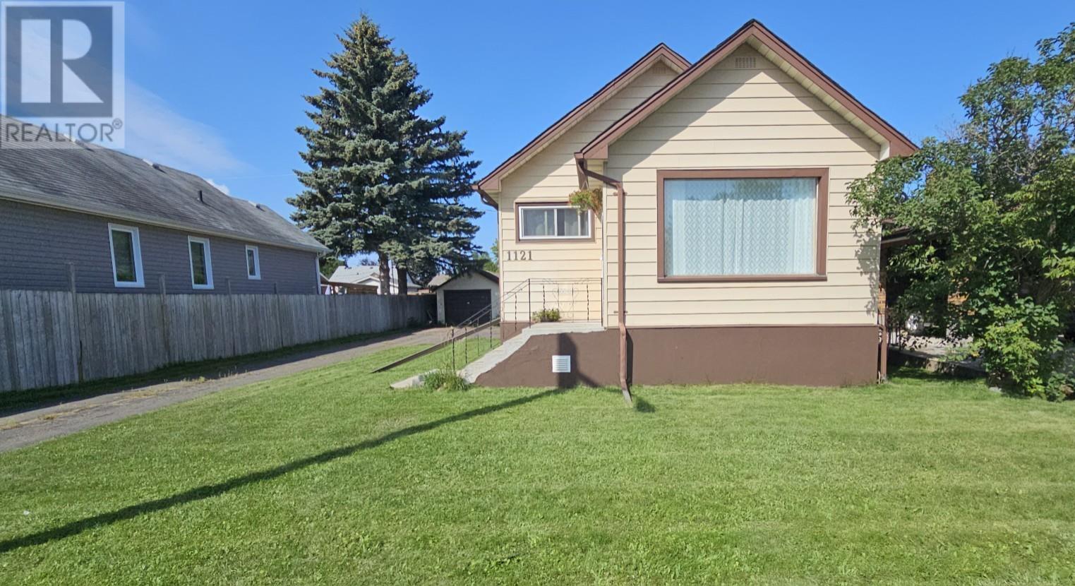 1121 Centre AVE, Thunder Bay, Ontario