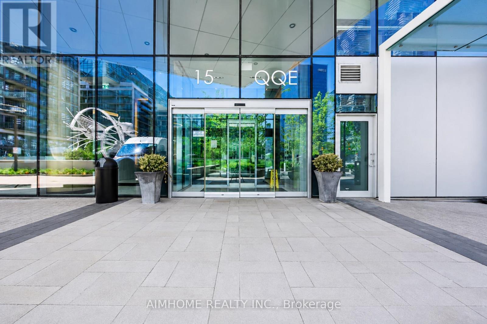 409 - 15 Queens Quay E, Toronto, Ontario M5E 0C5 - Photo 2 - C13692858