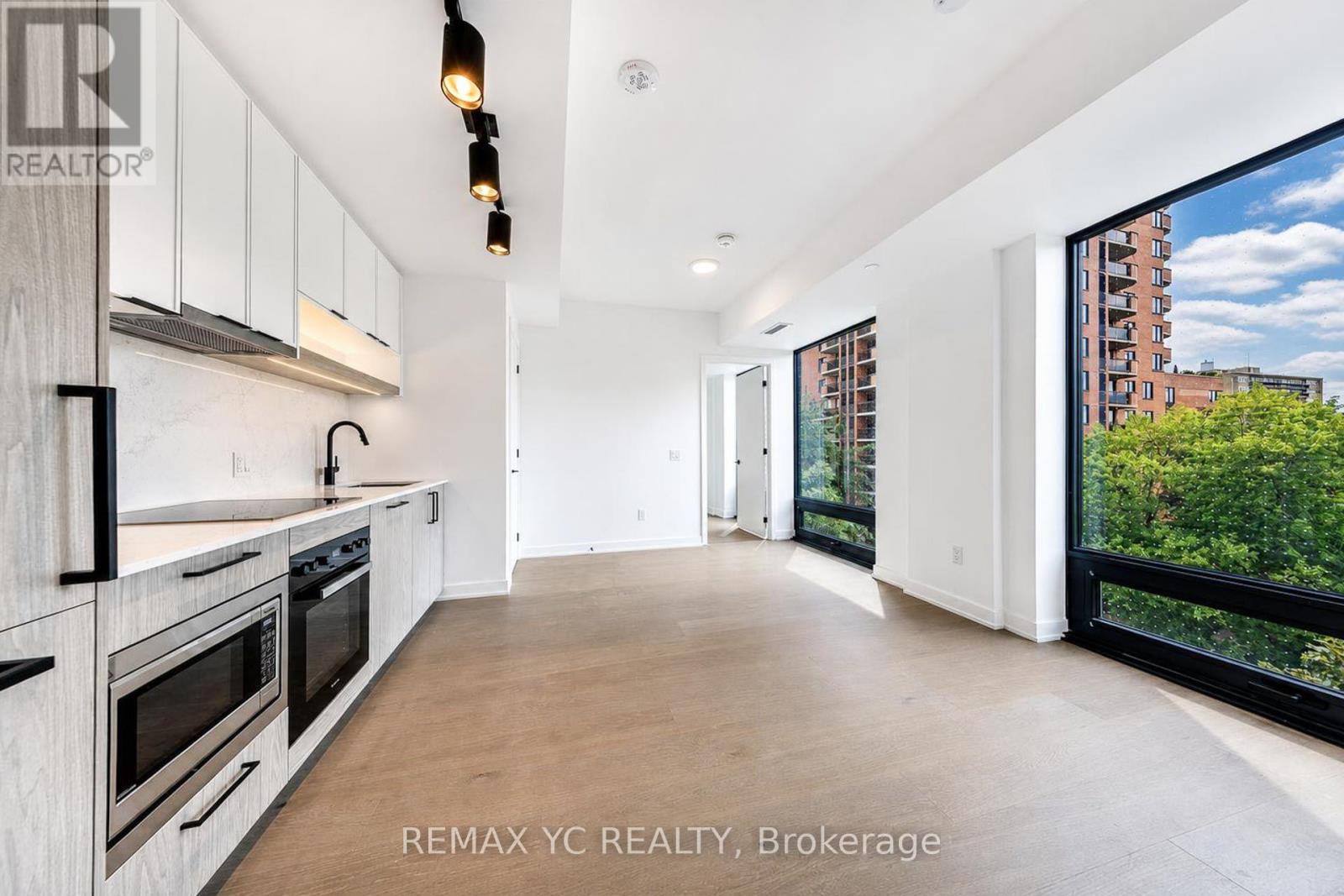 706 - 91 MONTCLAIR AVENUE, Toronto, Ontario