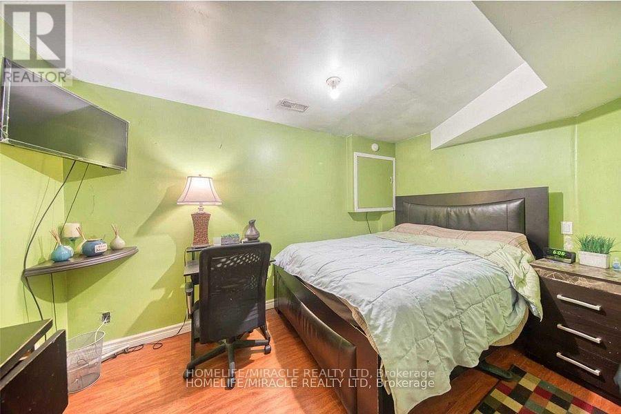 Main Floor - 6 Adams Park Gate, Toronto, Ontario  M1C 5A1 - Photo 9 - E13692878