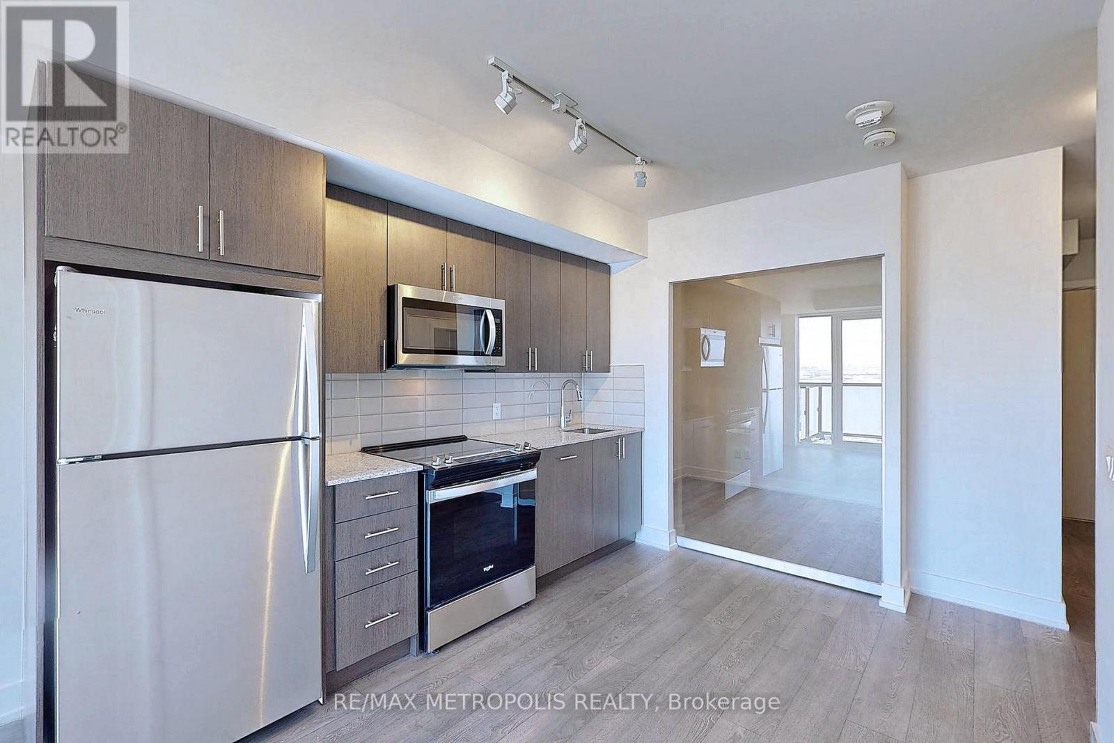 2215 - 2550 Simcoe Street N, Oshawa, Ontario  L1L 0R5 - Photo 13 - E13692954