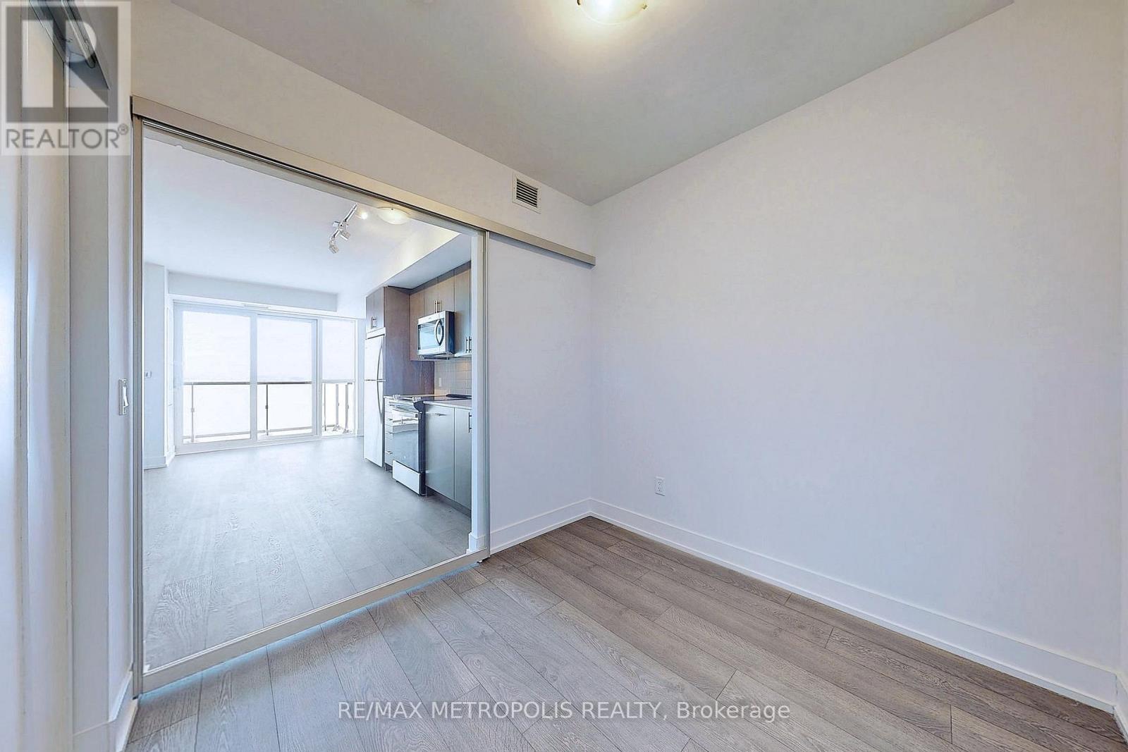 2215 - 2550 Simcoe Street N, Oshawa, Ontario  L1L 0R5 - Photo 9 - E13692954