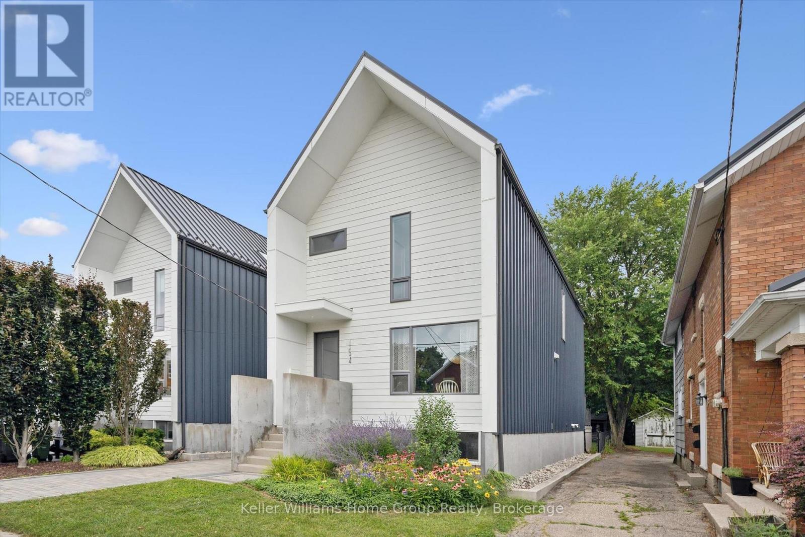 154 Ontario Street, Guelph (St. Patrick's Ward), Ontario  N1E 3B4 - Photo 2 - X13692830