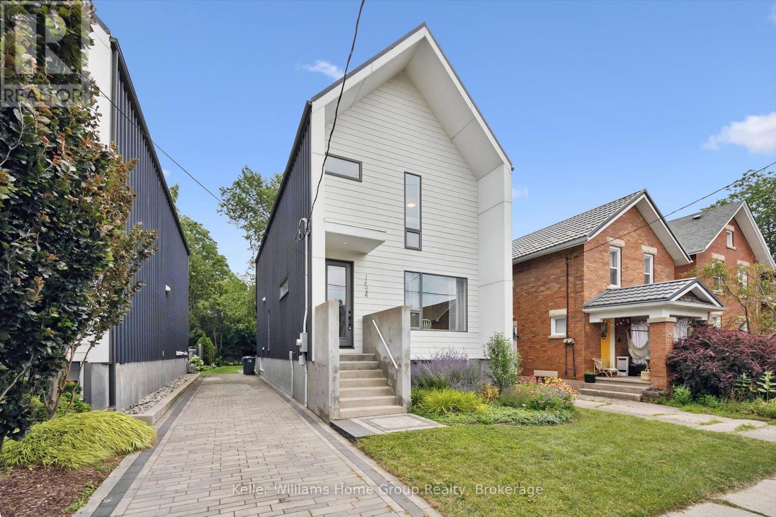 154 Ontario Street, Guelph (St. Patrick's Ward), Ontario  N1E 3B4 - Photo 3 - X13692830
