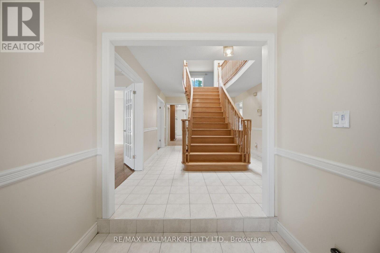 10 Hiram Road, Richmond Hill, Ontario  L4C 9G1 - Photo 5 - N13692810