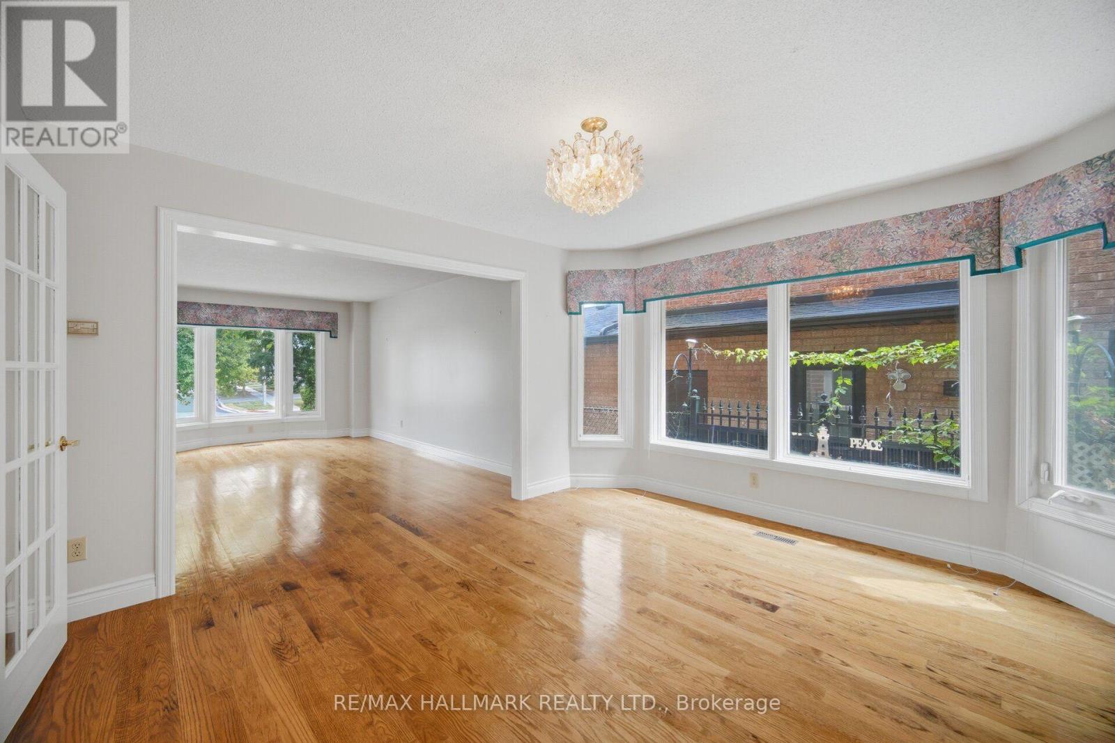 10 Hiram Road, Richmond Hill, Ontario  L4C 9G1 - Photo 9 - N13692810