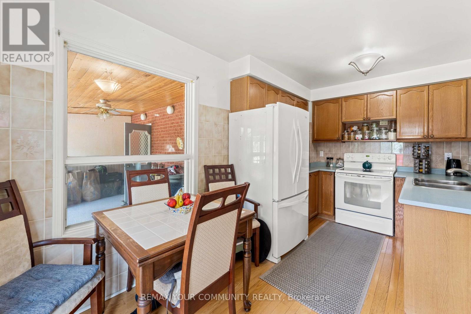 78 Annamaria Drive, Georgina, Ontario  L4P 3R8 - Photo 12 - N13692856
