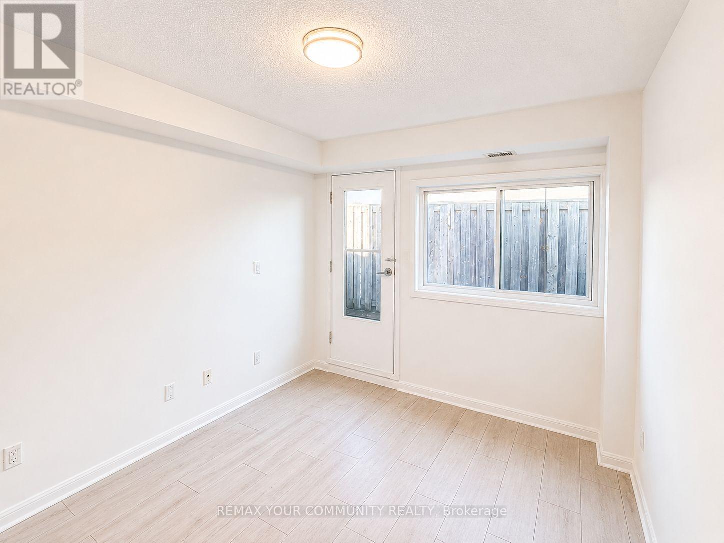 201 - 1 Center Street W, Richmond Hill, Ontario  L4C 3P3 - Photo 12 - N13692896