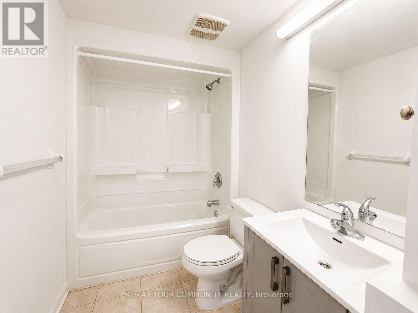 201 - 1 Center Street W, Richmond Hill, Ontario  L4C 3P3 - Photo 14 - N13692896