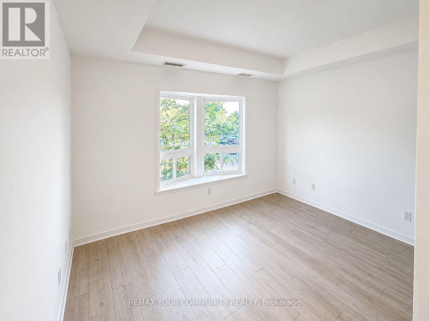 201 - 1 Center Street W, Richmond Hill, Ontario  L4C 3P3 - Photo 6 - N13692896