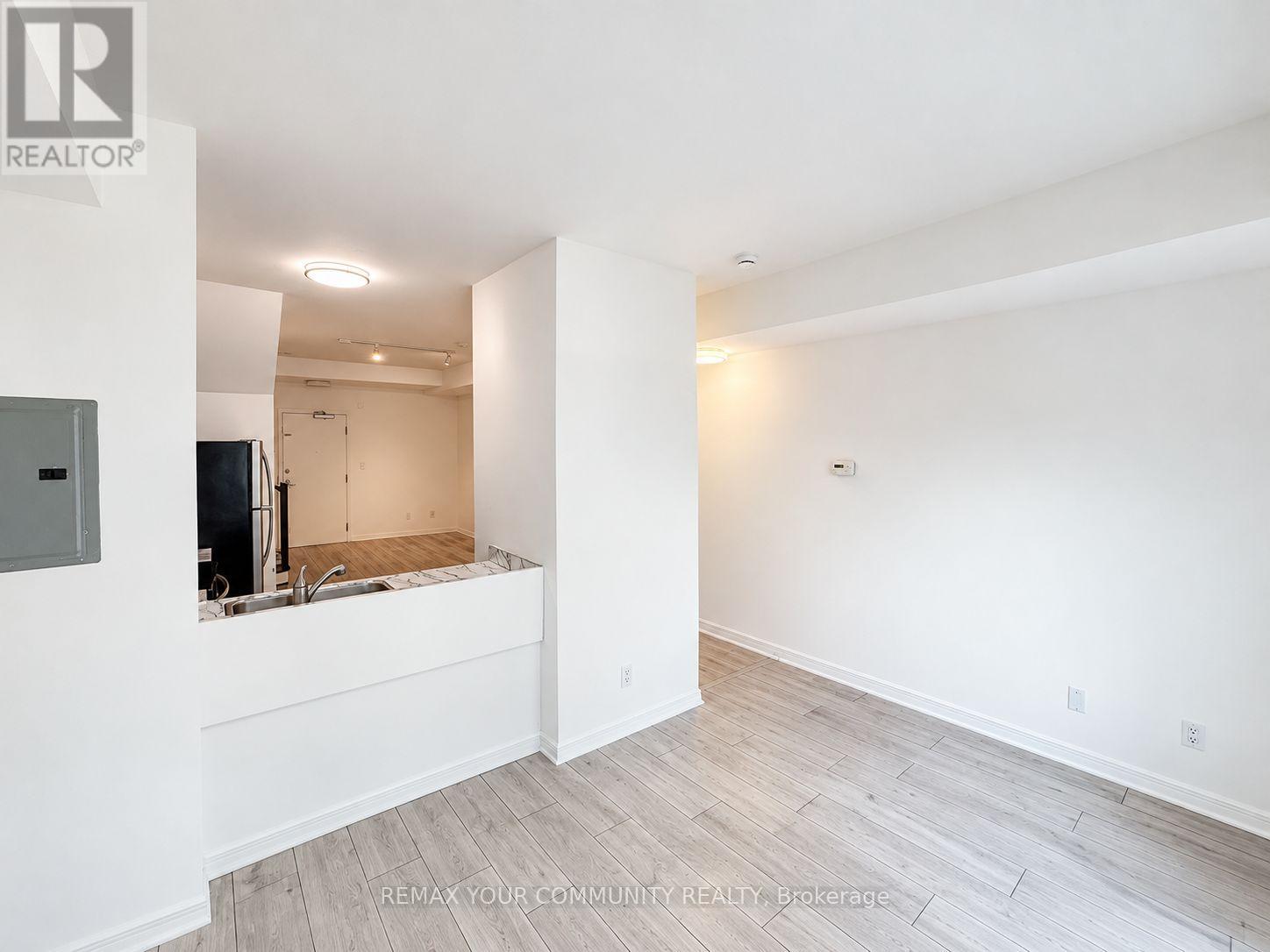 201 - 1 Center Street W, Richmond Hill, Ontario  L4C 3P3 - Photo 7 - N13692896