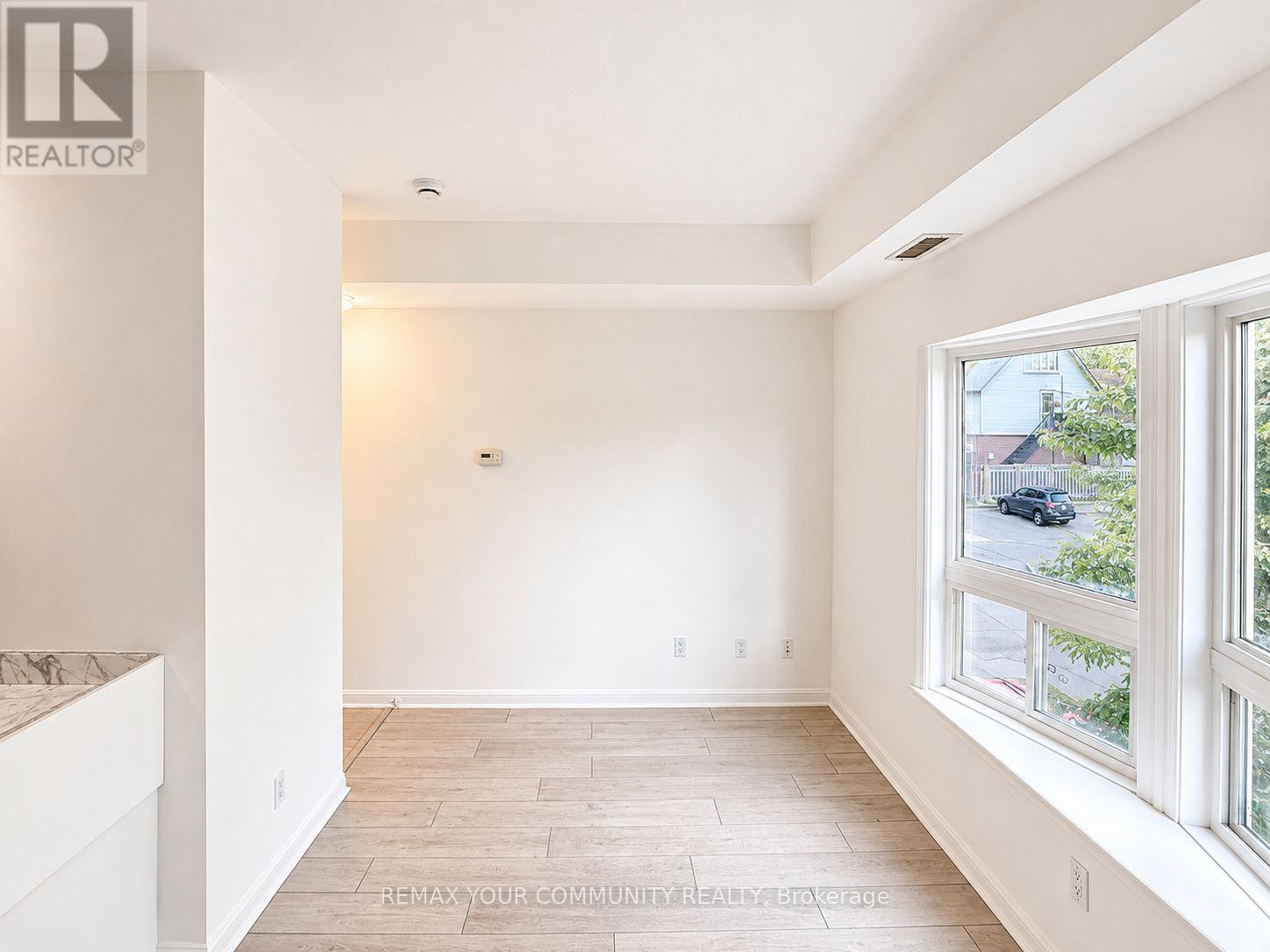 201 - 1 Center Street W, Richmond Hill, Ontario  L4C 3P3 - Photo 8 - N13692896