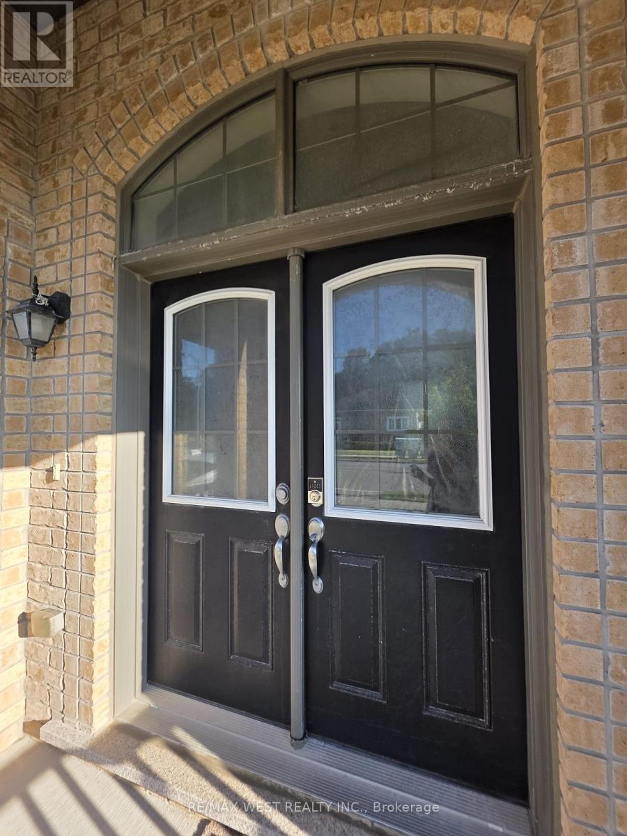 (Main) - 11 Chessington Avenue, East Gwillimbury, Ontario  L9N 0R5 - Photo 2 - N13692944