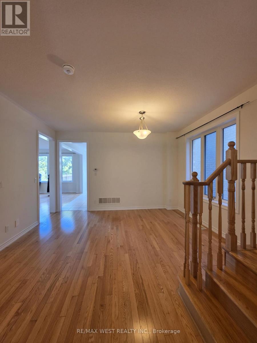 (Main) - 11 Chessington Avenue, East Gwillimbury, Ontario  L9N 0R5 - Photo 4 - N13692944