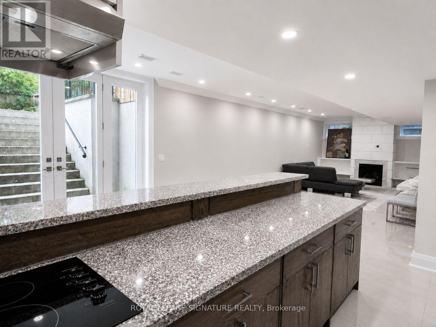 Lower - 12 Terrace Avenue, Toronto, Ontario  M2R 1E9 - Photo 2 - C13680690