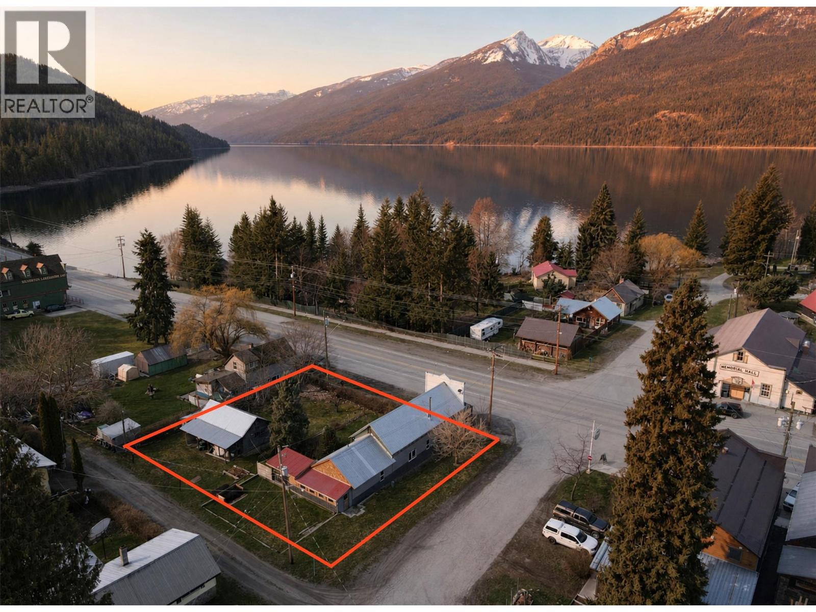 124 Lake Avenue, Silverton, British Columbia V0G 1S0 - Photo 3 - 10380584