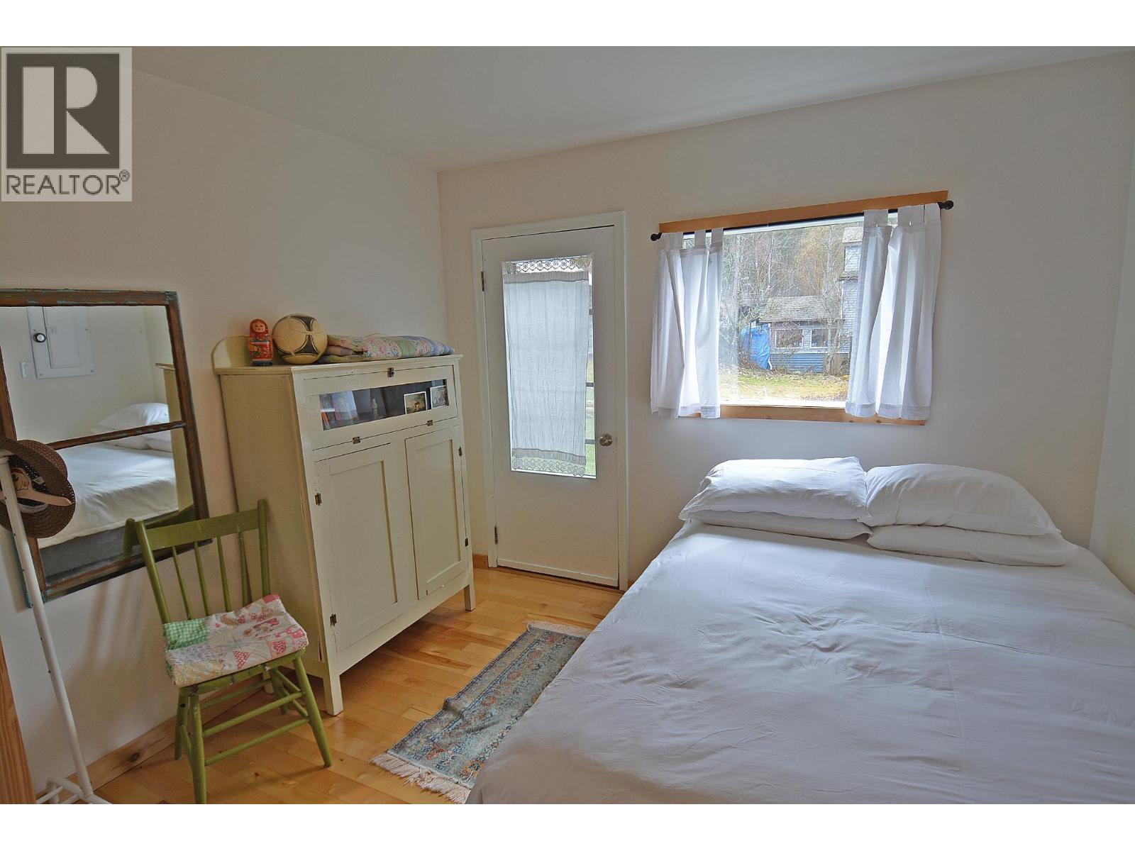 124 Lake Avenue, Silverton, British Columbia V0G 1S0 - Photo 16 - 10380584