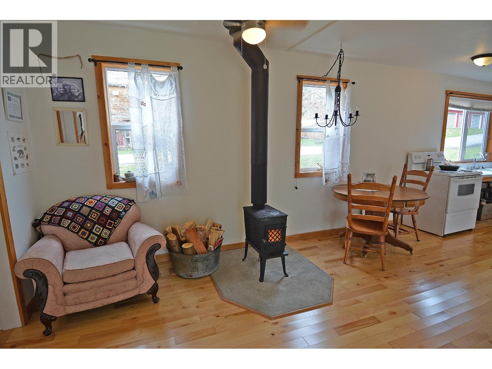 124 Lake Avenue, Silverton, British Columbia V0G 1S0 - Photo 7 - 10380584