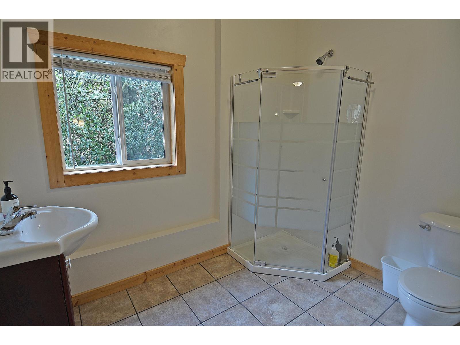 124 Lake Avenue, Silverton, British Columbia V0G 1S0 - Photo 34 - 10380584