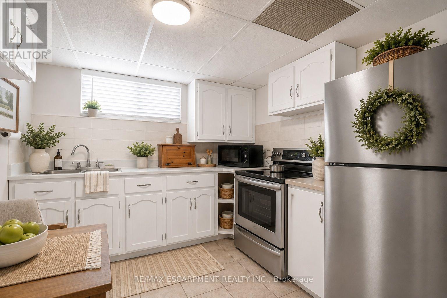 374 Upper Wentworth Street W, Hamilton, Ontario  L9A 4T5 - Photo 1 - X13657376