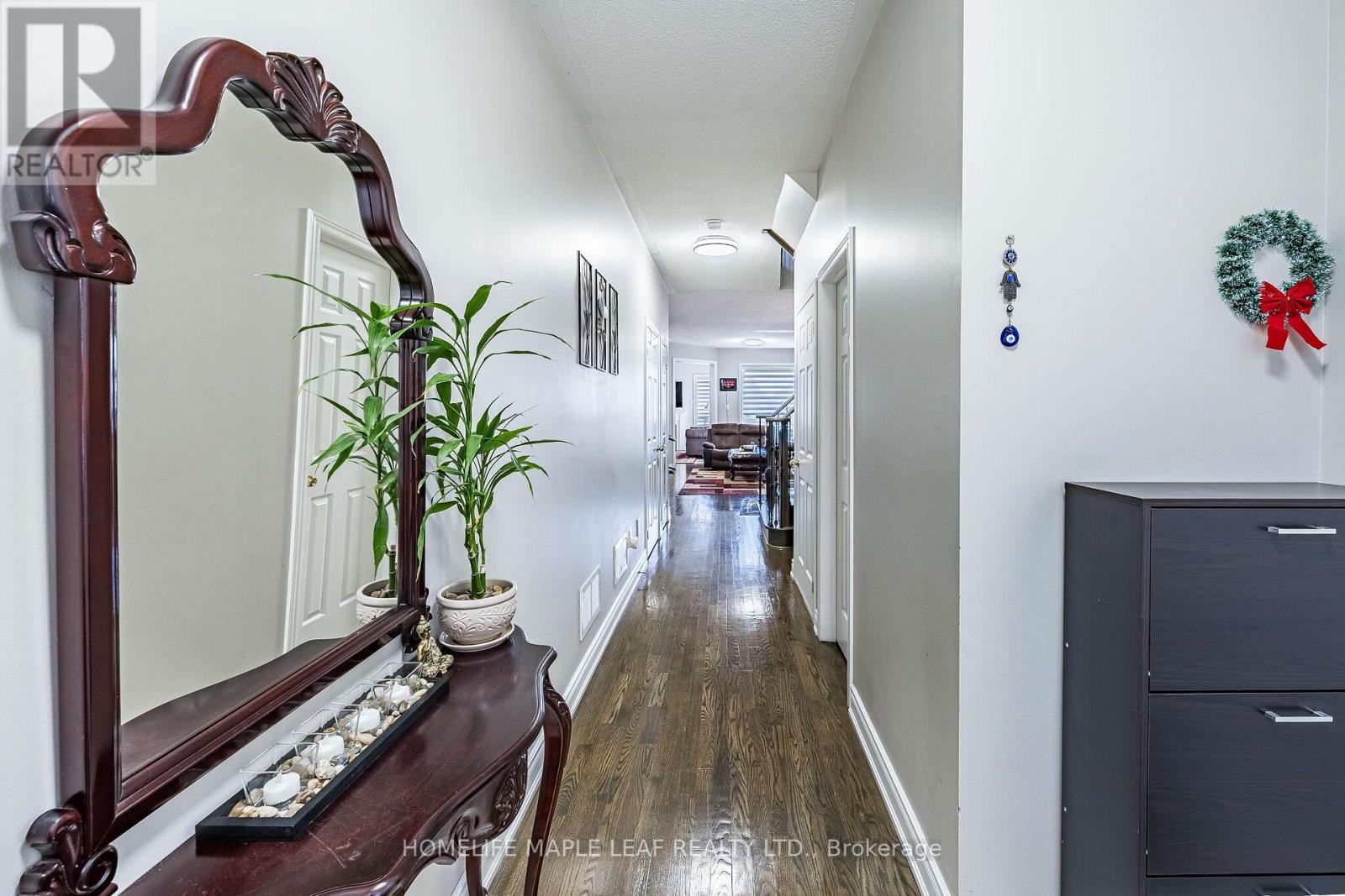29 Gower Crescent, Brampton, Ontario  L6R 0Y1 - Photo 8 - W13692816