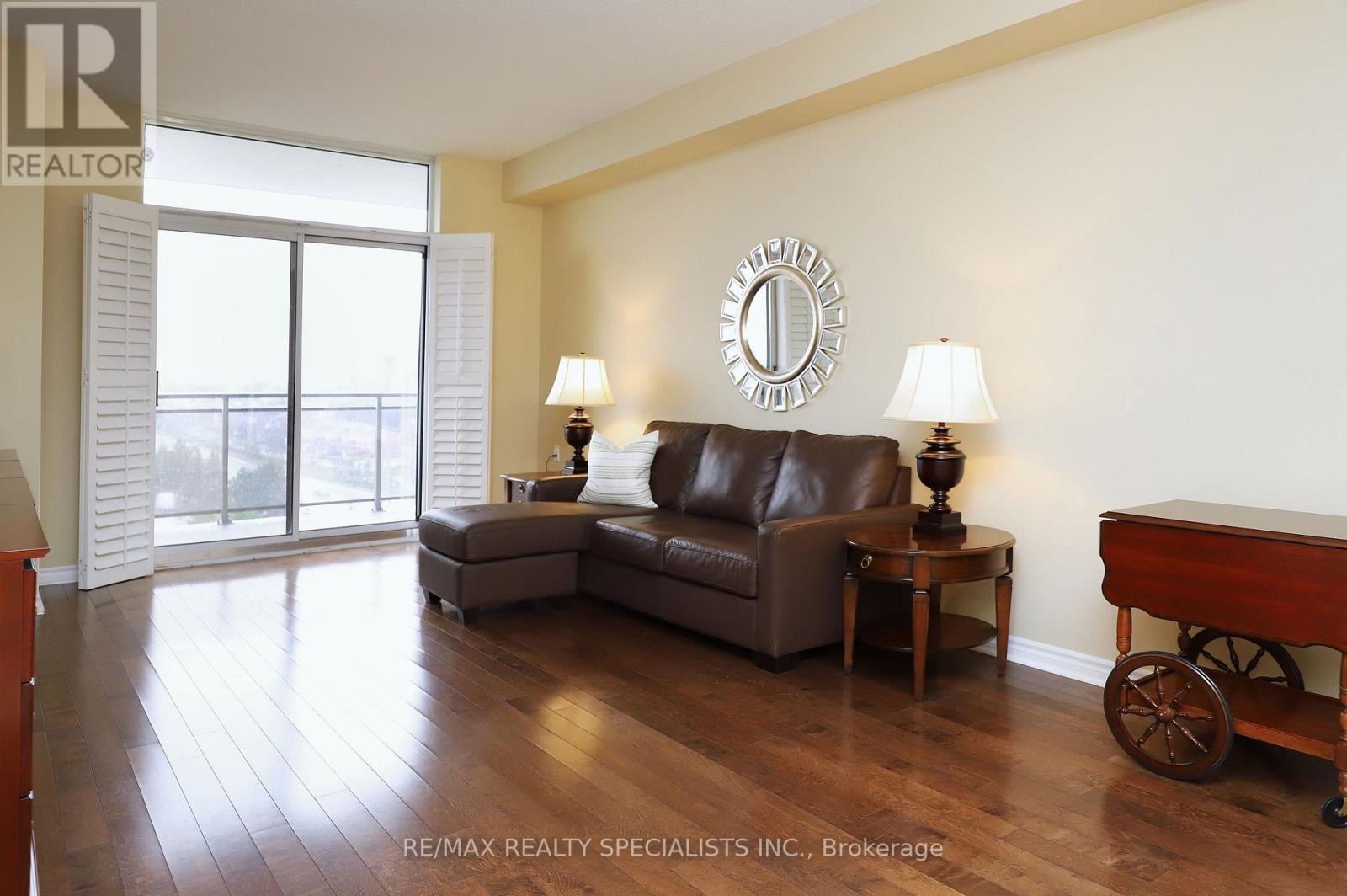 809 - 810 Scollard Court, Mississauga, Ontario  L5V 0A4 - Photo 15 - W13692892