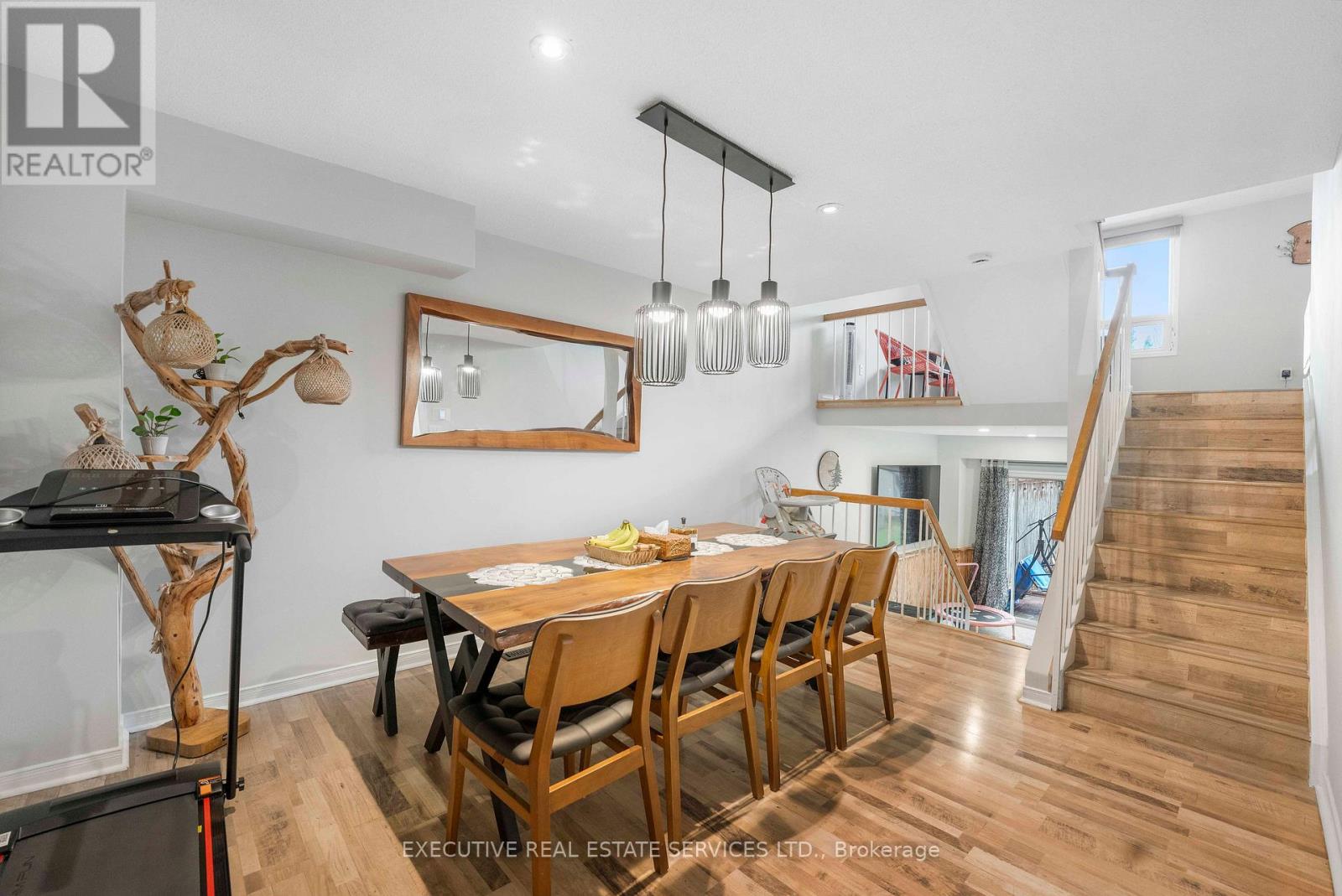 21 Garden Avenue, Brampton, Ontario  L6X 1M4 - Photo 4 - W13692894