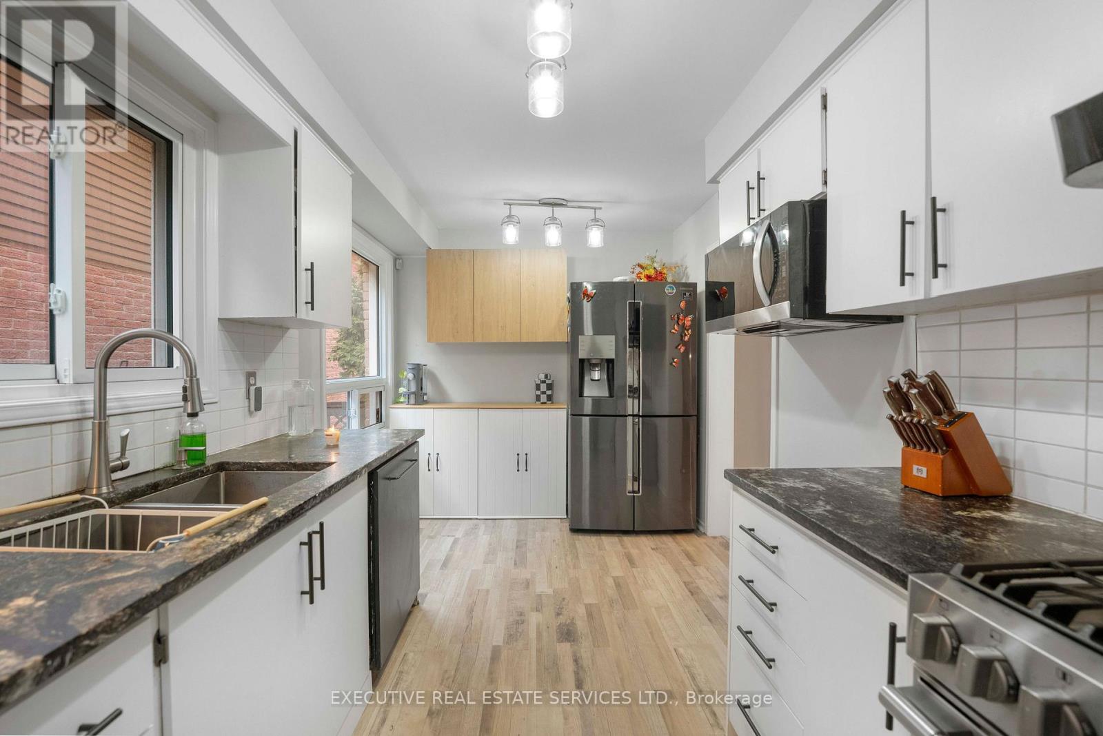 21 Garden Avenue, Brampton, Ontario  L6X 1M4 - Photo 7 - W13692894