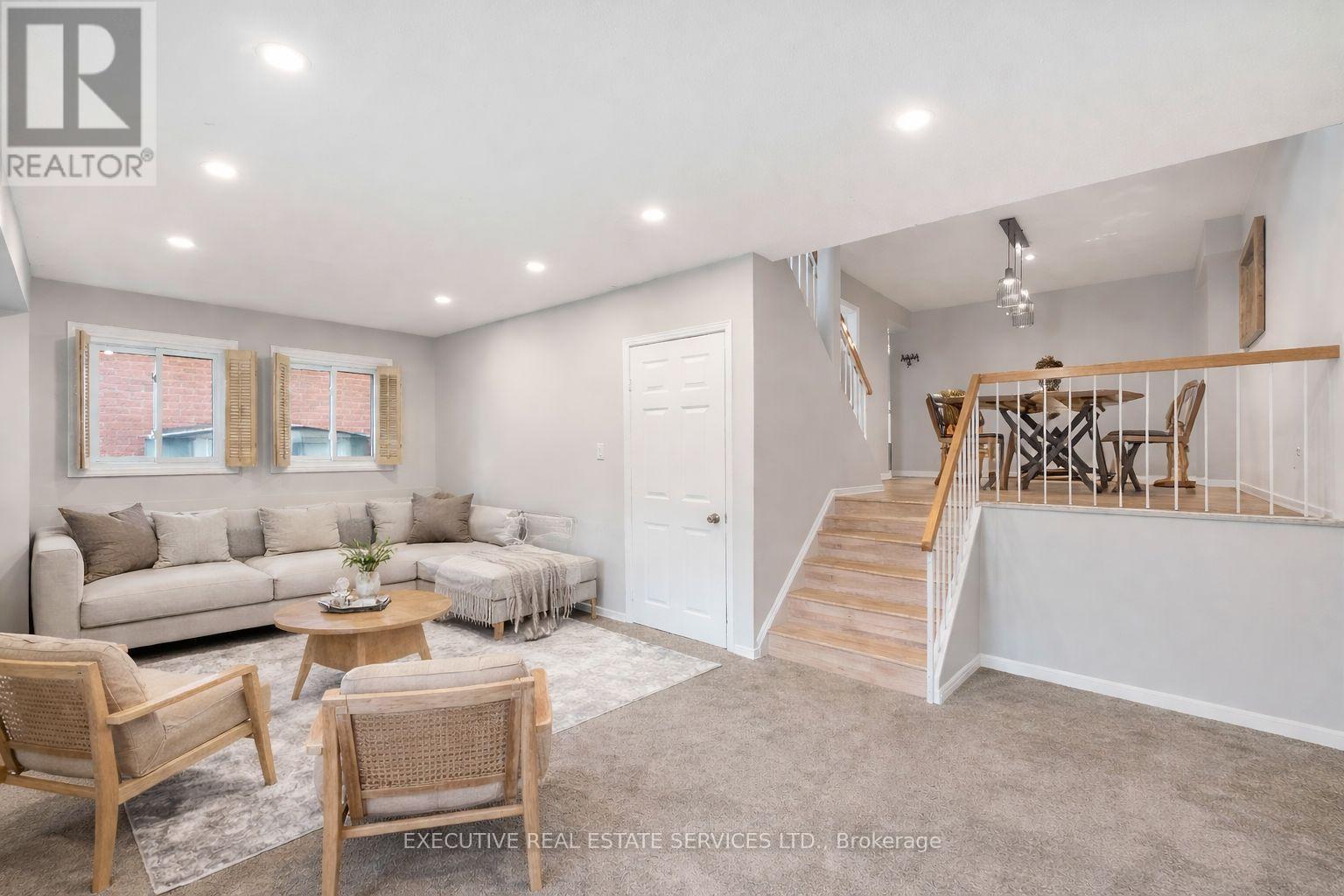 21 Garden Avenue, Brampton, Ontario  L6X 1M4 - Photo 8 - W13692894