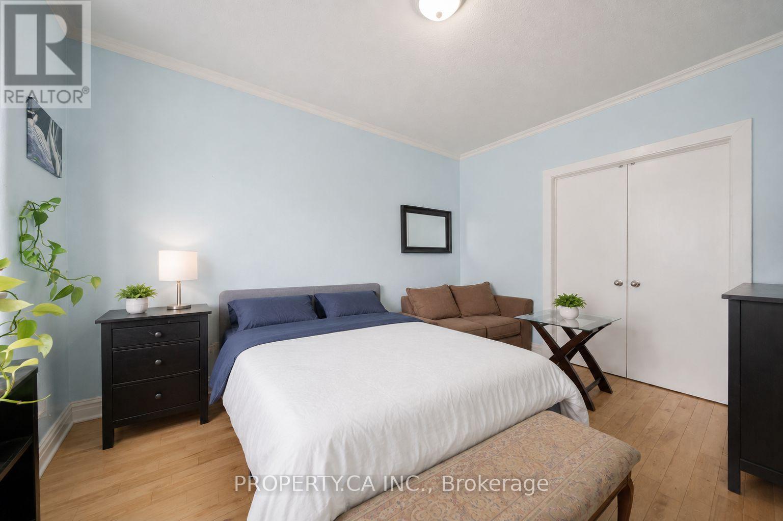 1 - 107 Runnymede Road, Toronto, Ontario  M6S 2Y4 - Photo 5 - W13692922