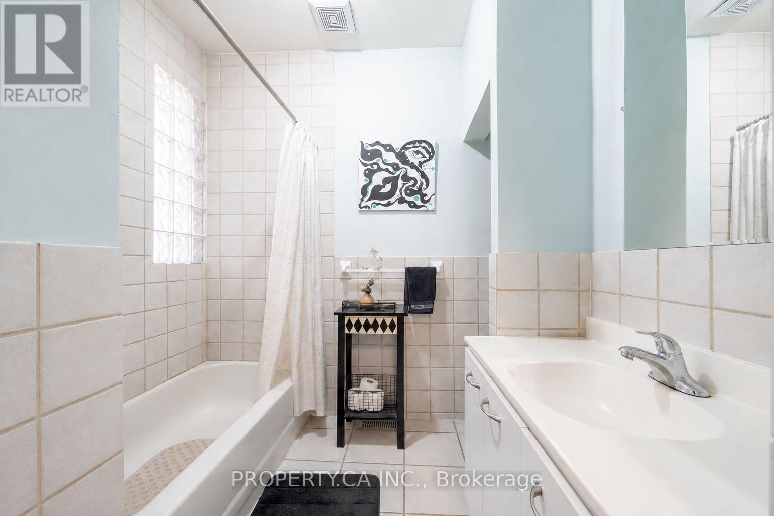 1 - 107 Runnymede Road, Toronto, Ontario  M6S 2Y4 - Photo 6 - W13692922