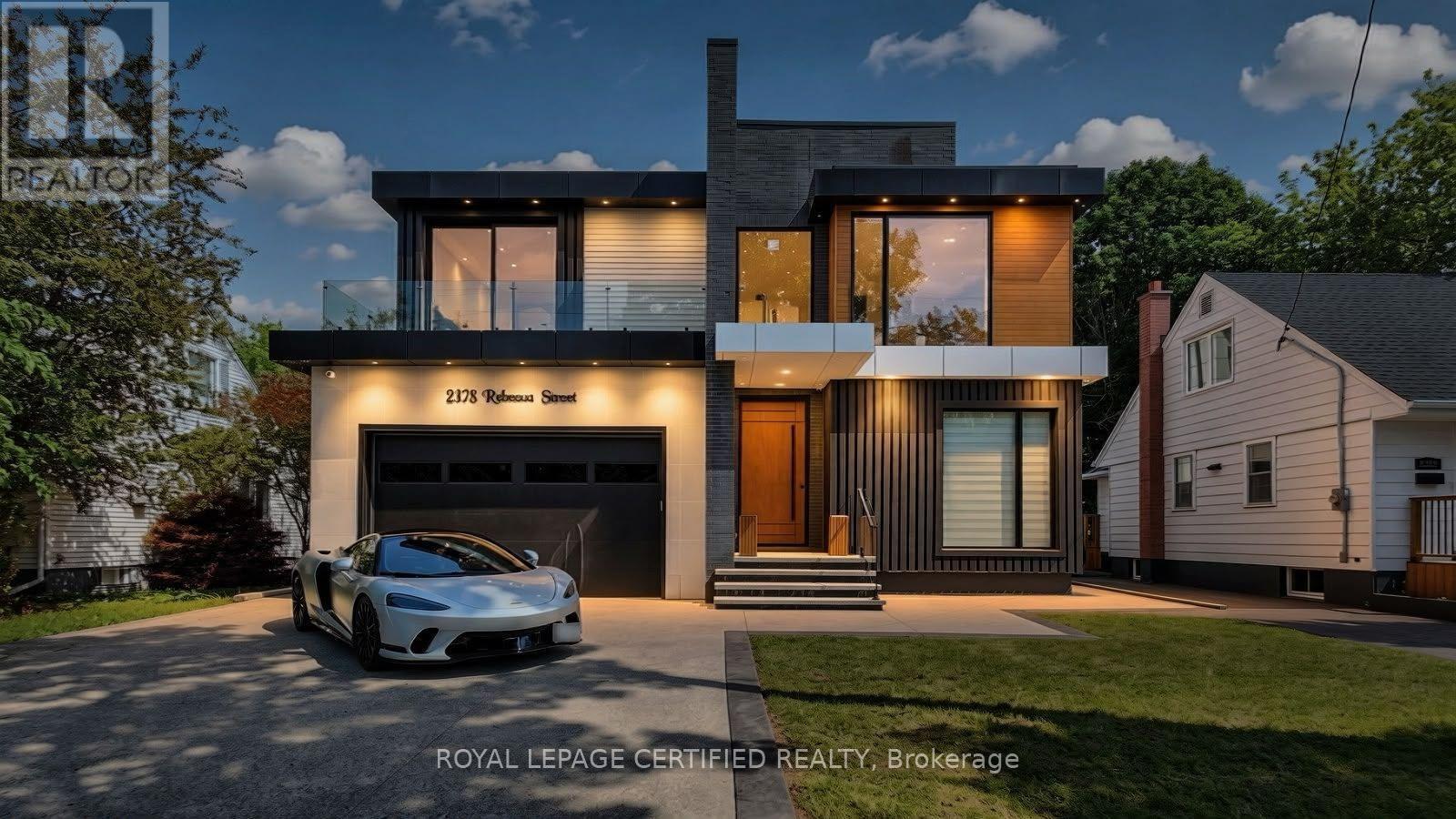 2378 Rebecca Street, Oakville, Ontario  L6L 2A9 - Photo 2 - W13692950