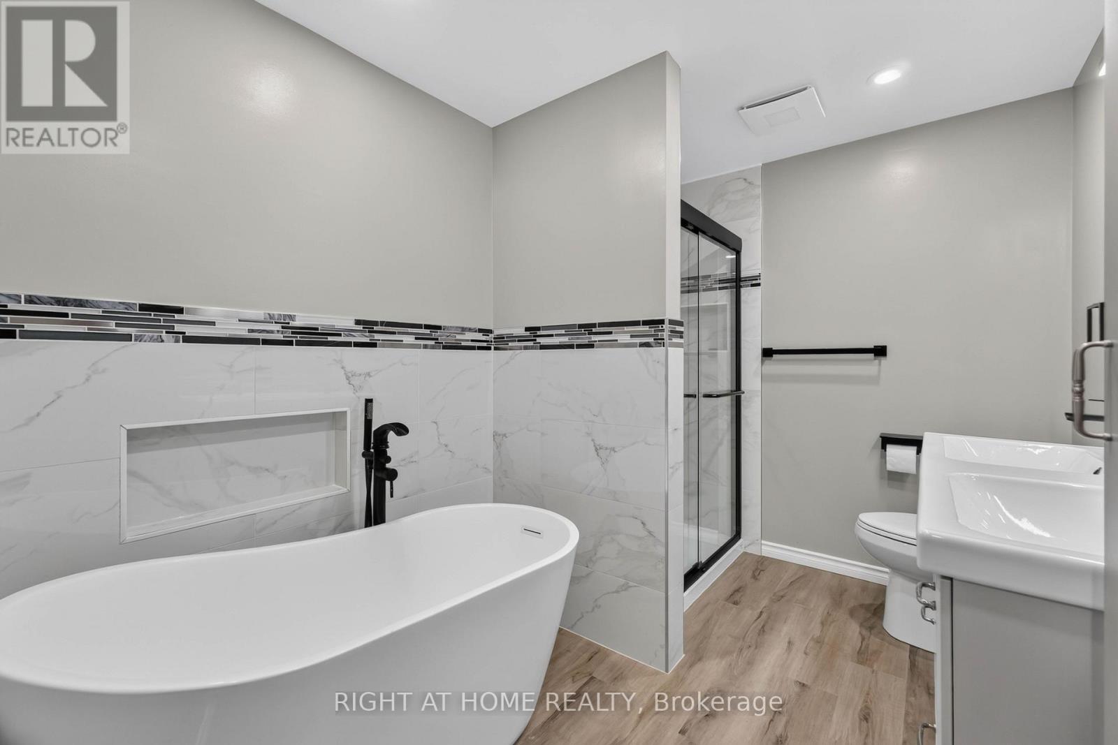3 - 66 Summercrest Drive, Hamilton, Ontario  L8K 6M6 - Photo 12 - X13692846