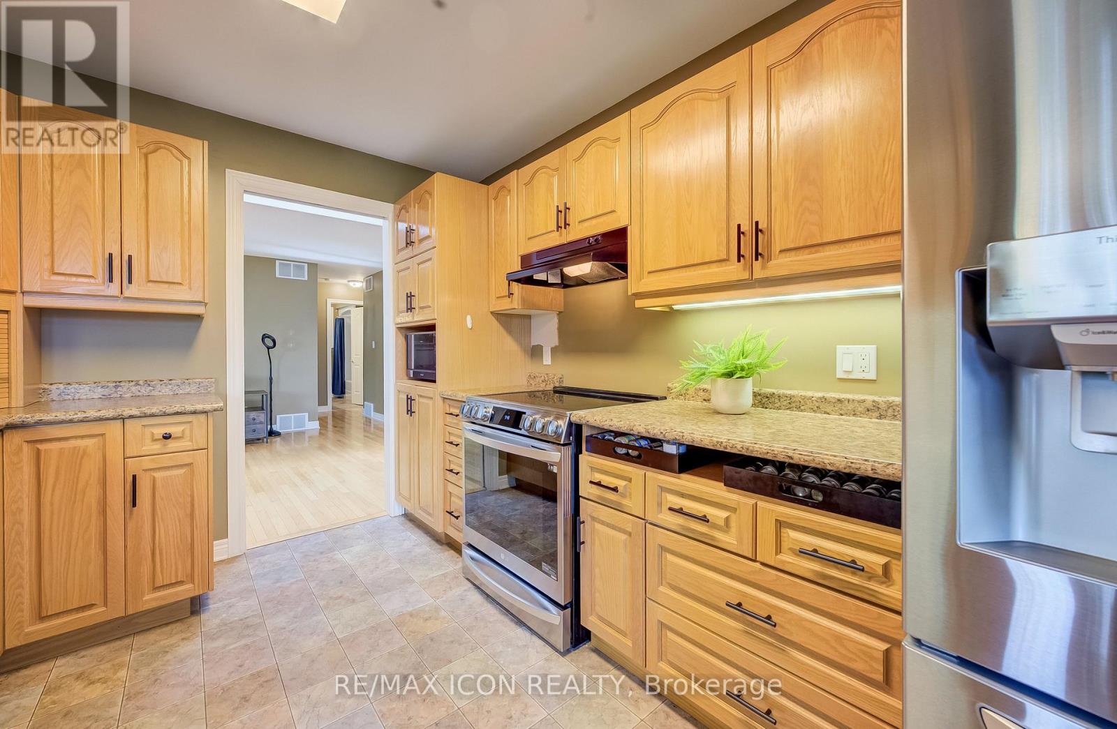 910 Walton Avenue N, North Perth, Ontario  N4W 3R9 - Photo 12 - X13692908