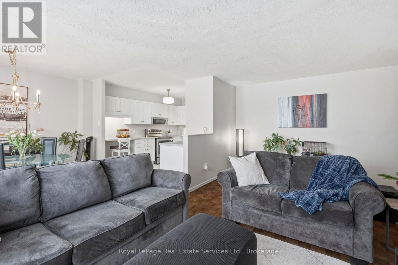 102 - 15 Towering Heights Boulevard, St. Catharines, Ontario  L2T 3G7 - Photo 5 - X13666818