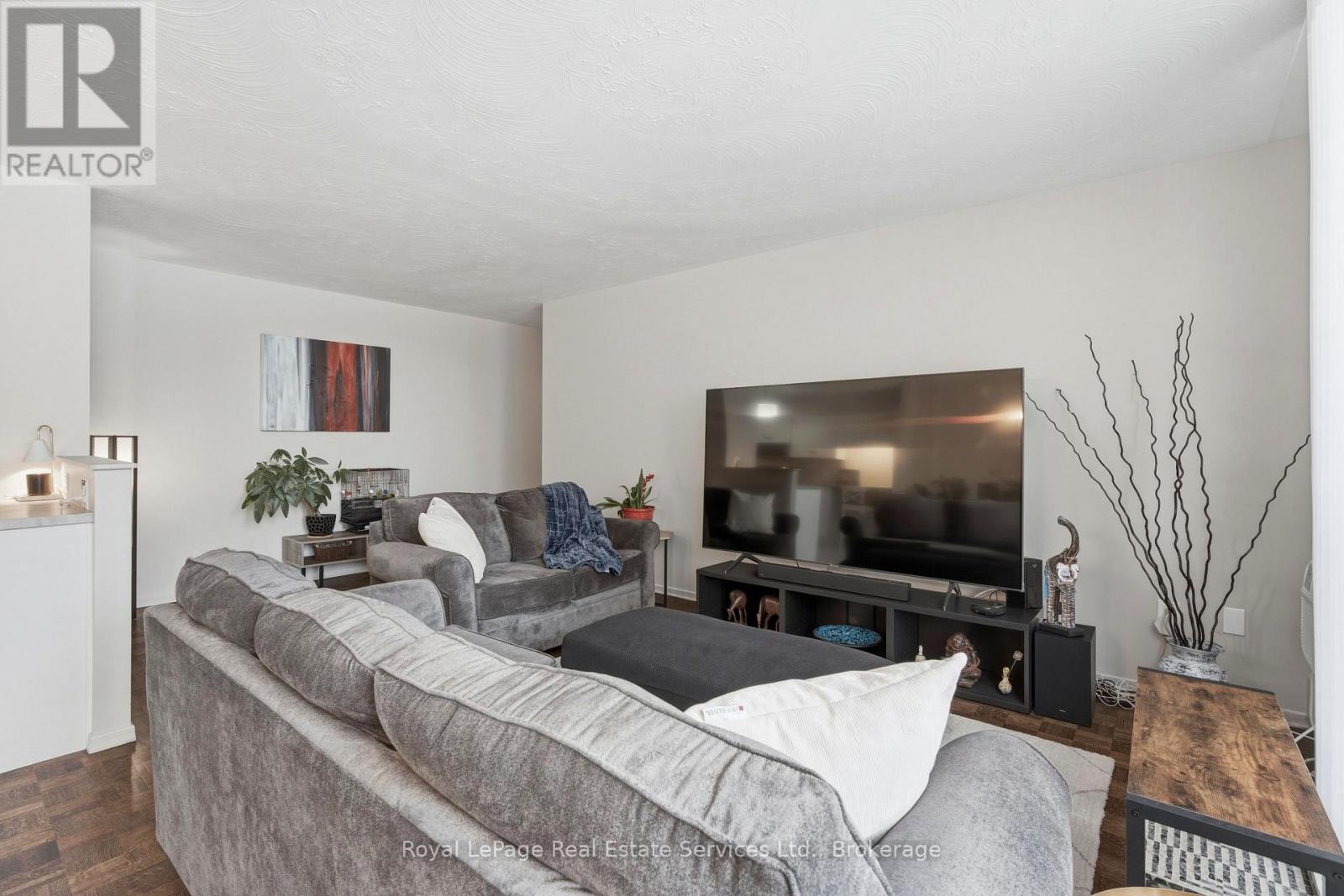 102 - 15 Towering Heights Boulevard, St. Catharines, Ontario  L2T 3G7 - Photo 4 - X13666818